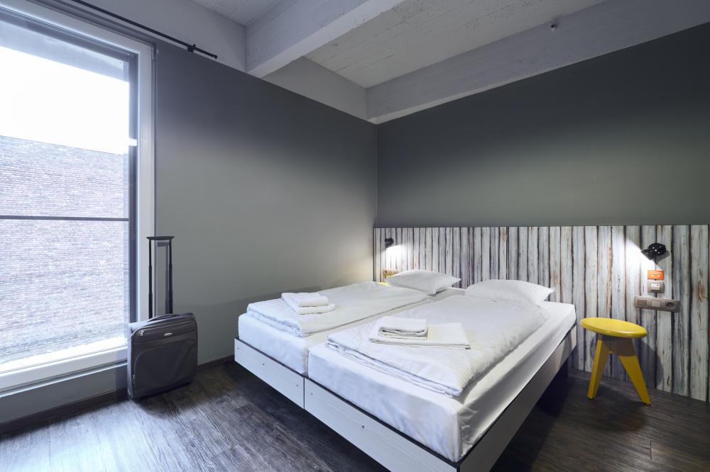 Dreibettzimmer - Gemischt - Standard - privates Bad