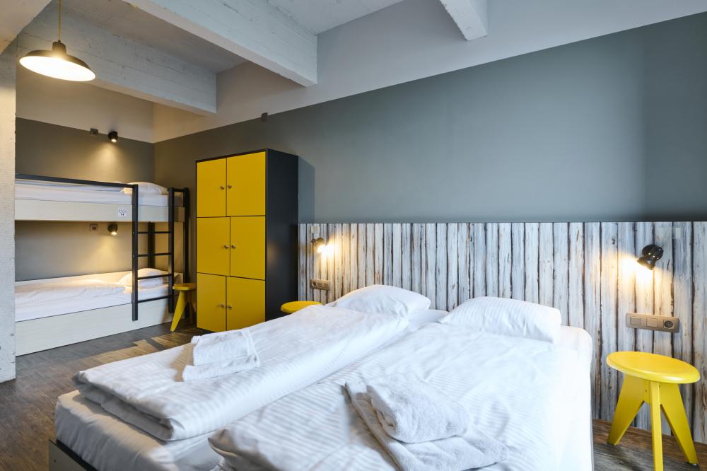 Vierbettzimmer - Gemischt - Standard - privates Bad