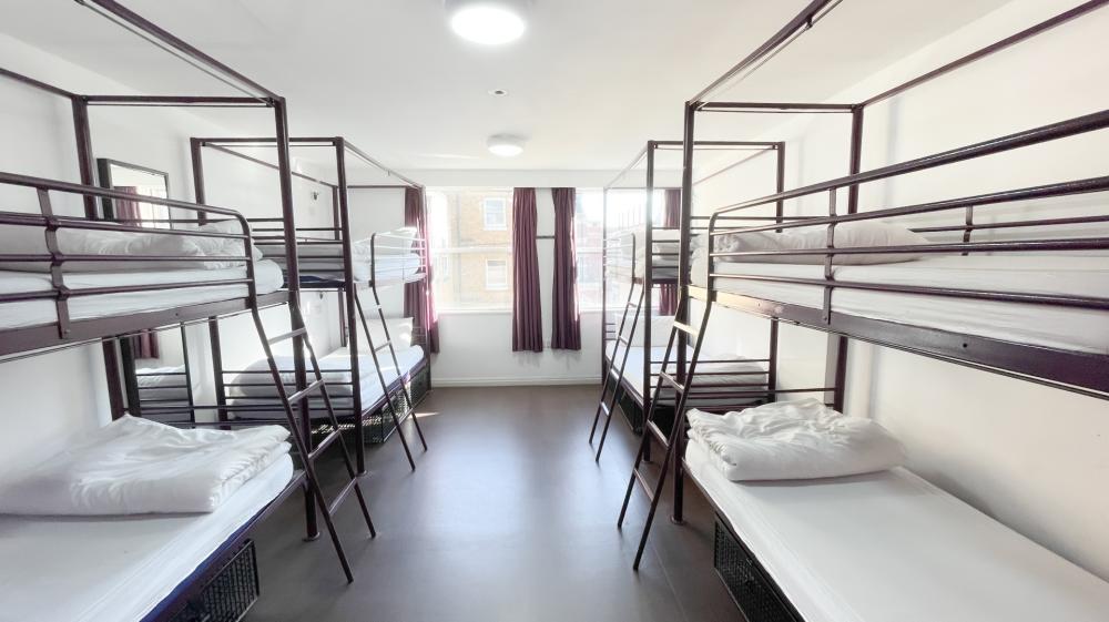 8-Bett Privatzimmer mit eigenem Bad