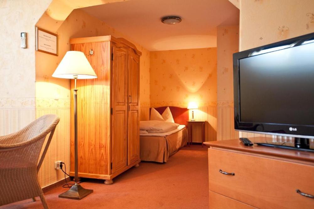 5-Bett-Familienzimmer mit Badewanne