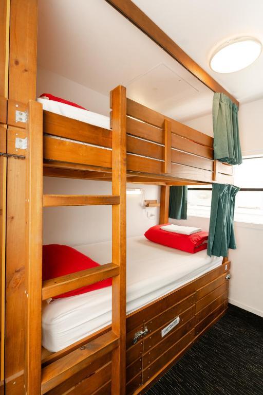 Bett in einem 6-Bett-Mischschlafsaal - Gemeinschaftsbad