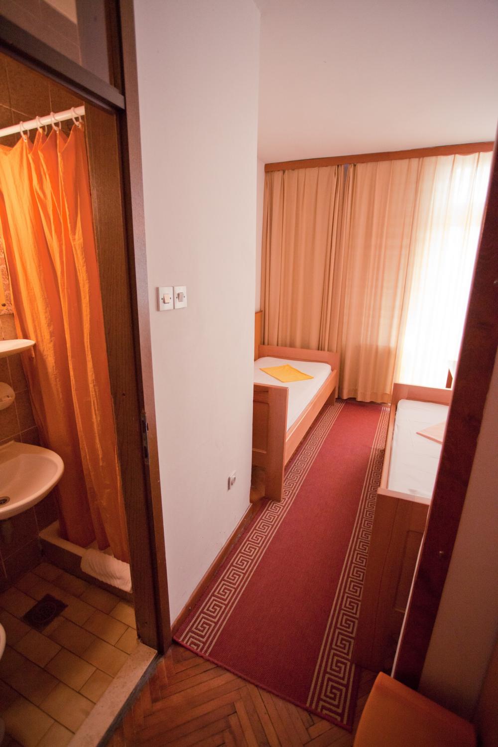 Zweitbettzimmer - Gemischt - Standard - privates Bad