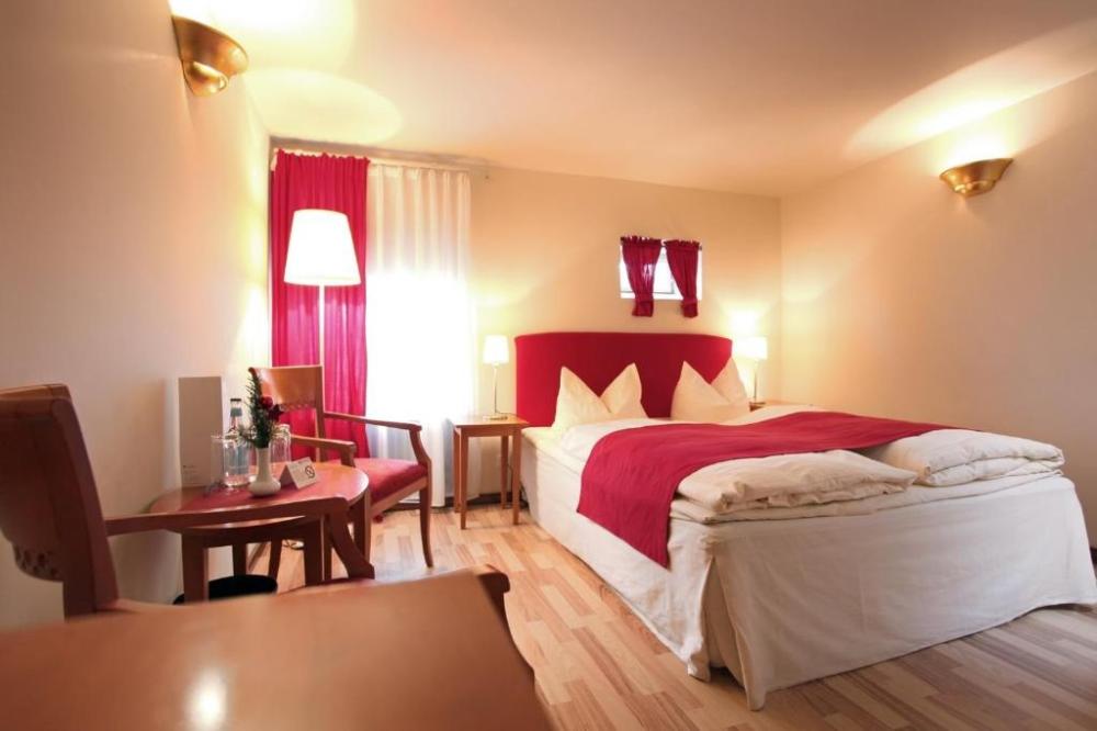 Vierbettzimmer mit eigenem Bad