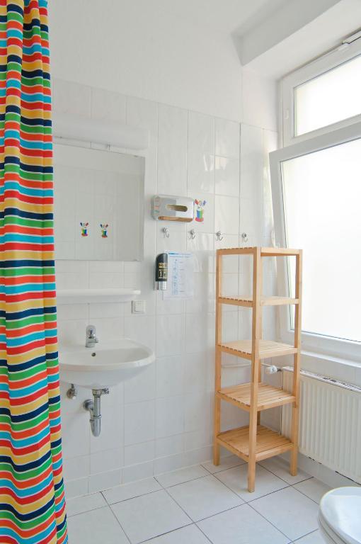 Vierbettzimmer mit Badezimmer