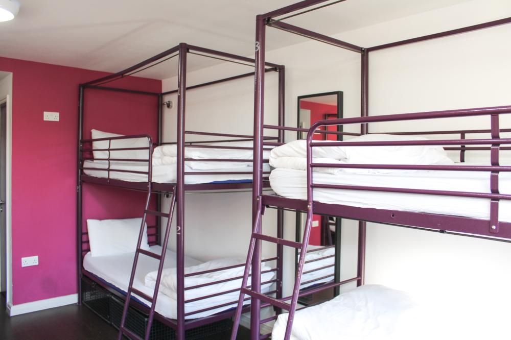 8-Bett Privatzimmer mit eigenem Bad