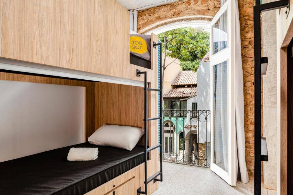 1 Bett in einem geteilten Frauen-Schlafsaal mit 6 Betten
