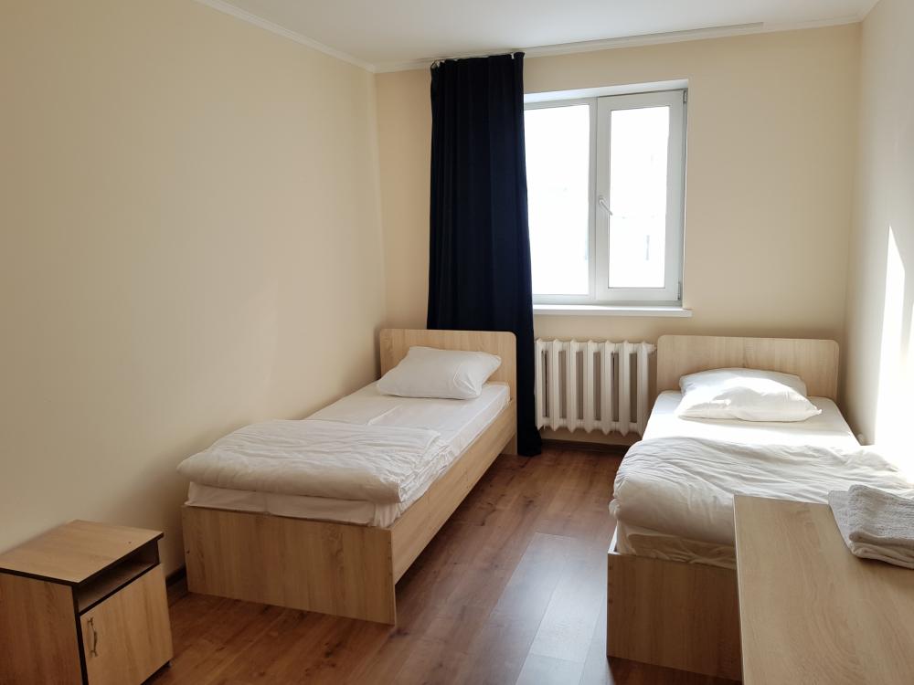 Zweitbettzimmer - Gemischt - Standard - Gemeinschaftsbad auf dem Flur
