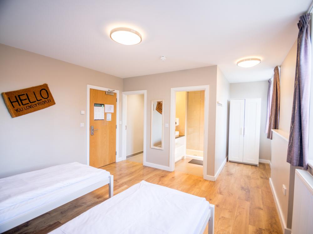 Zweitbettzimmer - Gemischt - Standard - privates Bad