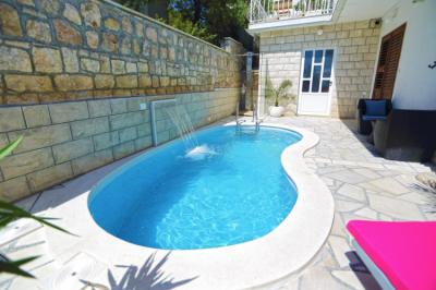 Swimmingpool Image