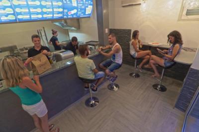 Burger and Pizza Bar Image