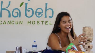 Alle Cancun Hostel Jenga Image